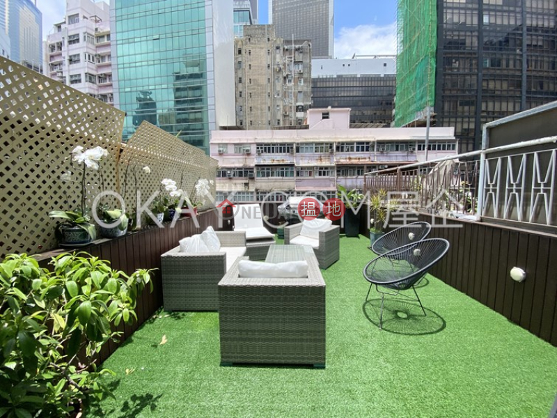 Generous 2 bedroom on high floor with rooftop | Rental | 292-294 Lockhart Road 駱克道292-294號 Rental Listings