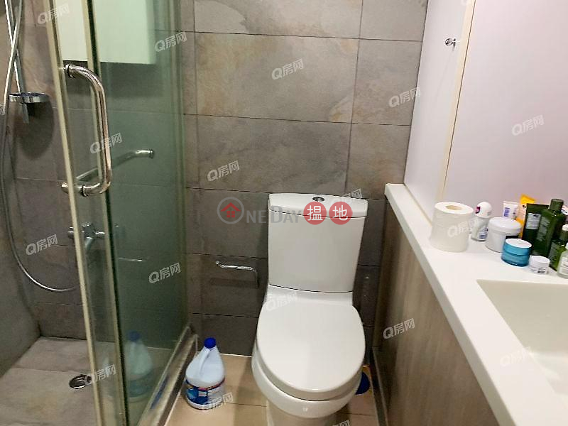 HK$ 30,000/ month, The Merton, Western District, The Merton | 2 bedroom Mid Floor Flat for Rent