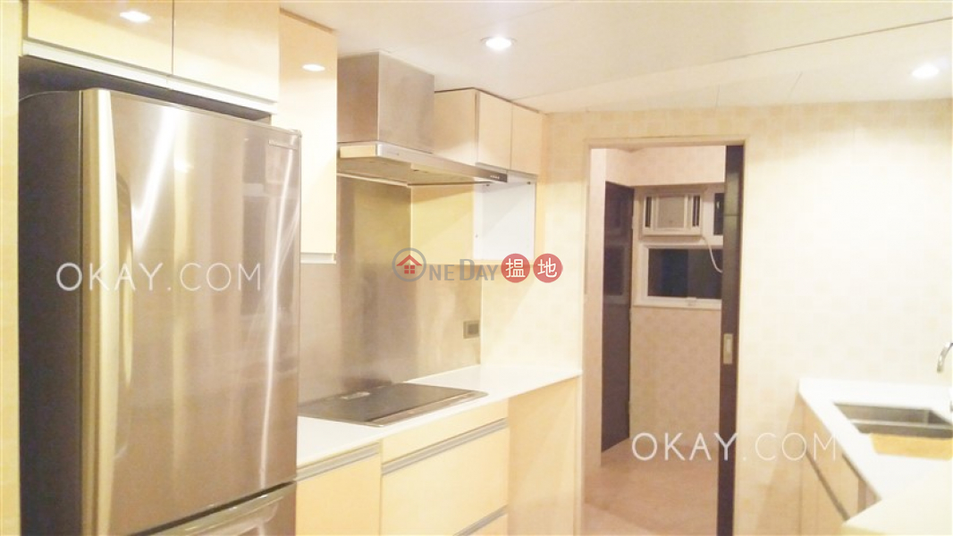 HK$ 14M, Shatin Lodge Sha Tin | Unique 3 bedroom with balcony | For Sale