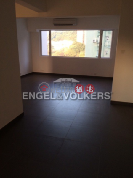 3 Bedroom Family Flat for Sale in Pok Fu Lam | Y. Y. Mansions block A-D 裕仁大廈A-D座 Sales Listings