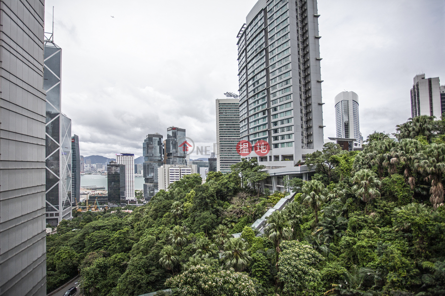 HK$ 86,000/ 月高雲大廈中區半山新裝殖民風 4房 大露台