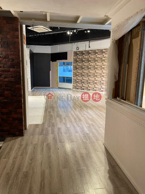 Renovated, High Floor, Private Bathroom, All-Inclusive Price, Near The Subway, Vacant Soon | Metro Centre1 美羅中心1期 _0