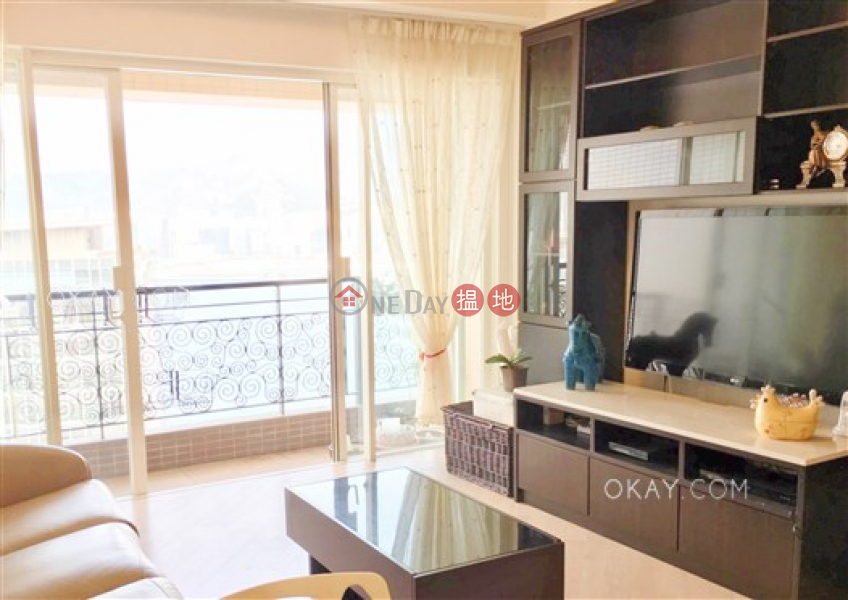 Elegant 3 bedroom on high floor with balcony | For Sale | La Place De Victoria 慧雲峰 Sales Listings