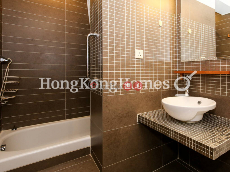 2 Bedroom Unit for Rent at Hoi Kung Court 264-269 Gloucester Road | Wan Chai District | Hong Kong Rental | HK$ 33,000/ month