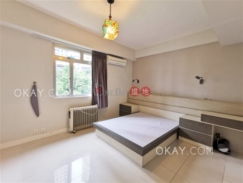 HK$ 45,000/ month San Francisco Towers | Wan Chai District Nicely kept 3 bedroom with balcony & parking | Rental