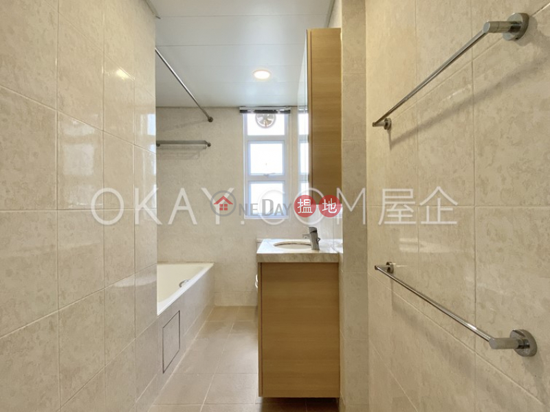 HK$ 79,000/ 月|全景大廈西區|3房2廁,實用率高,連車位,露台全景大廈出租單位