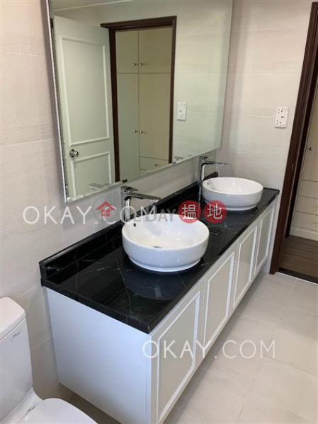 HK$ 95,000/ month, Dynasty Court Central District, Luxurious 3 bedroom on high floor with parking | Rental