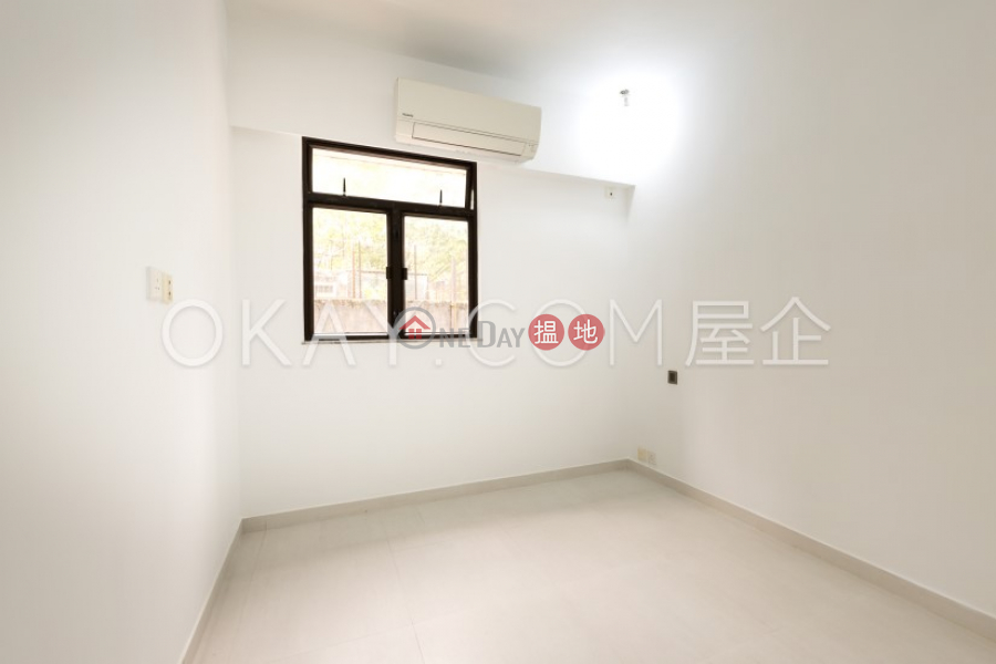 Popular 3 bedroom with balcony & parking | Rental | Hawthorn Garden 荷塘苑 Rental Listings