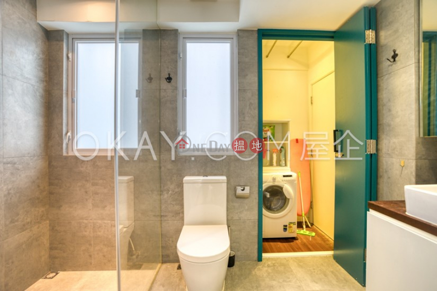 HK$ 12.2M, Hang Fat Building | Western District | Gorgeous 2 bedroom in Sheung Wan | For Sale