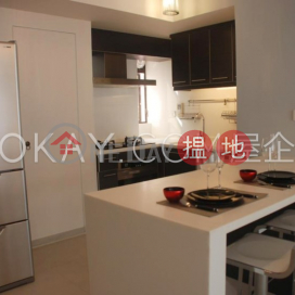 Luxurious 3 bedroom with balcony | Rental | King's Garden 健園 _0