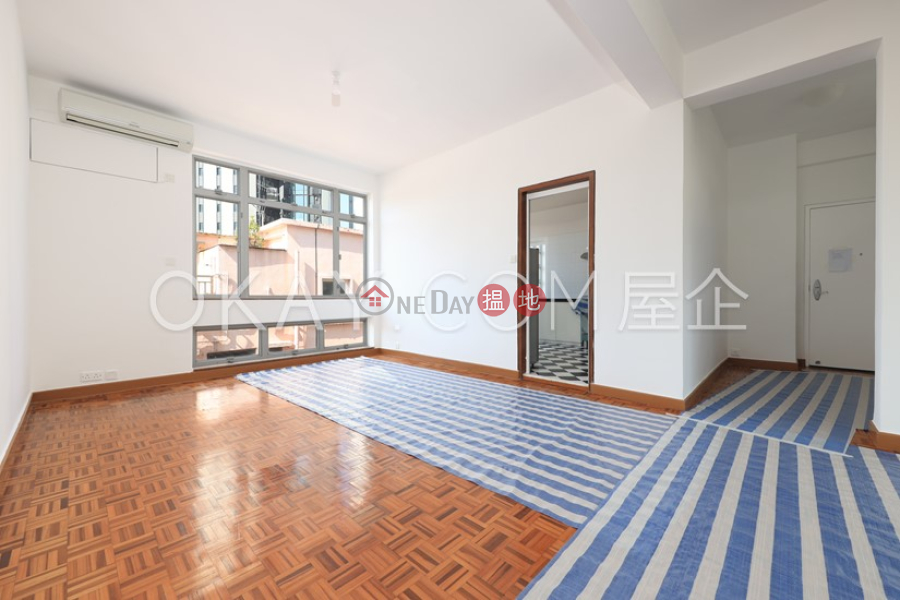 HK$ 58,000/ 月-冠冕臺 6-12 號|西區3房2廁,極高層,連車位冠冕臺 6-12 號出租單位