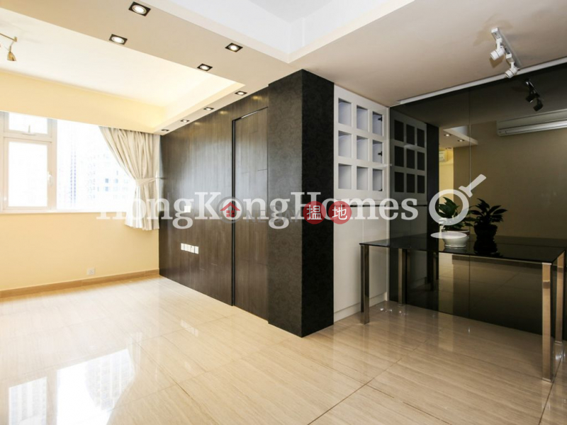 3 Bedroom Family Unit for Rent at Hennessy Building, 117-123 Hennessy Road | Wan Chai District, Hong Kong | Rental HK$ 35,000/ month