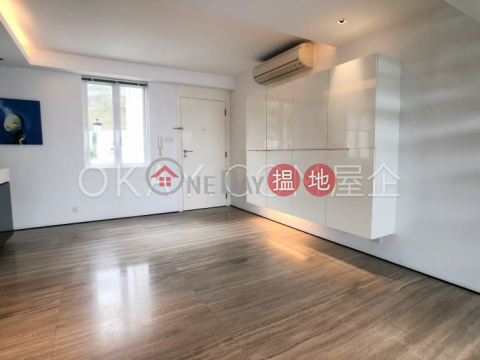 Luxurious 2 bed on high floor with sea views & parking | For Sale | Block 9 Casa Bella 銀海山莊 9座 _0