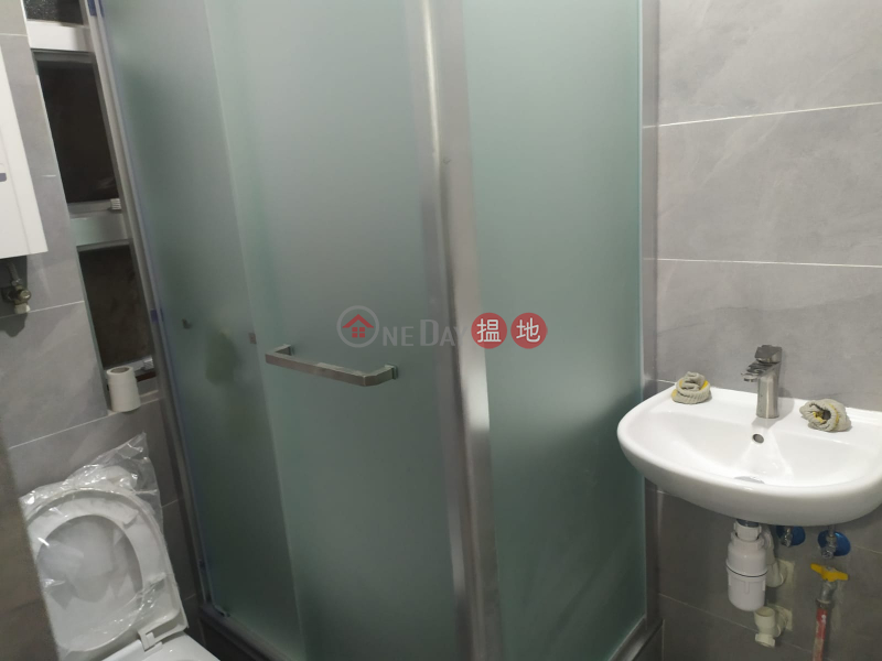 Tin Hau, PO WING BUILDING, For rent - Newly Renovated 2 Bedrooms, Big Toilet and Kitchen 6-16 Shell Street | Eastern District | Hong Kong Rental, HK$ 17,000/ month