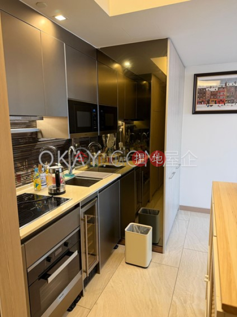 Unique 2 bedroom on high floor with sea views & terrace | Rental | King's Hill 眀徳山 _0