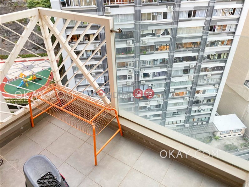 HK$ 13.5M, The Icon Western District Nicely kept 2 bedroom with balcony | For Sale