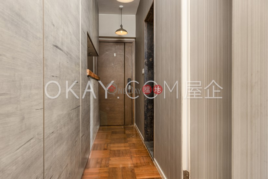 HK$ 15M, Tempo Court, Eastern District, Tasteful 3 bedroom with balcony & parking | For Sale