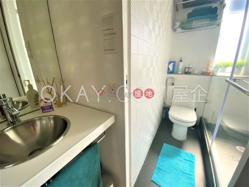 HK$ 22M Billion Terrace, Wan Chai District | Charming 3 bedroom with parking | For Sale