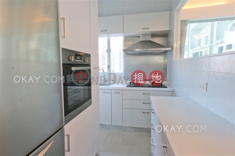 Tasteful 2 bedroom on high floor with sea views | For Sale | The Rednaxela 帝華臺 _0