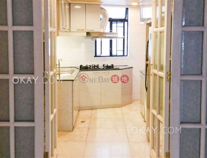 Nicely kept 3 bedroom in Mid-levels West | For Sale | Hanwin Mansion 慶雲大廈 Sales Listings