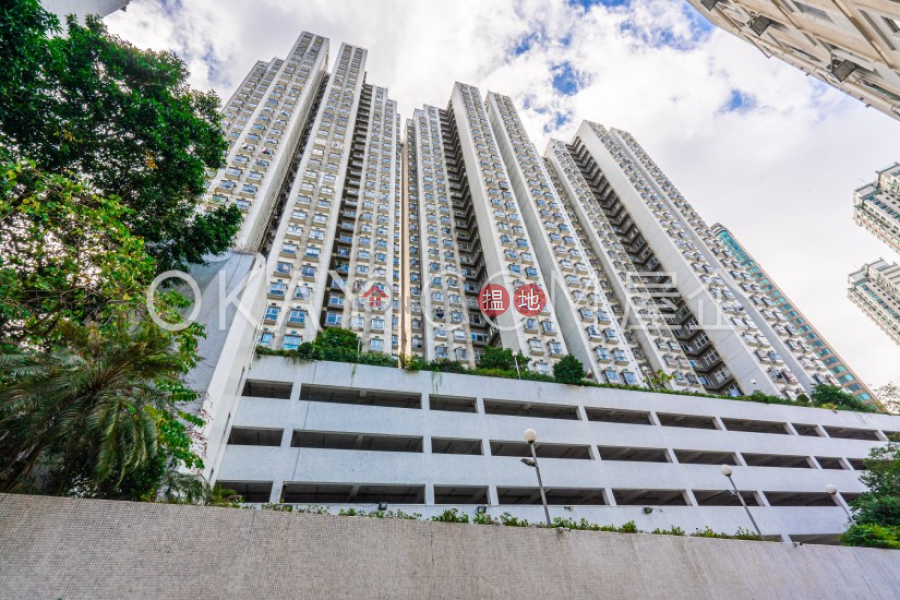 Intimate 2 bedroom in Pokfulam | For Sale | Academic Terrace Block 1 學士臺第1座 Sales Listings