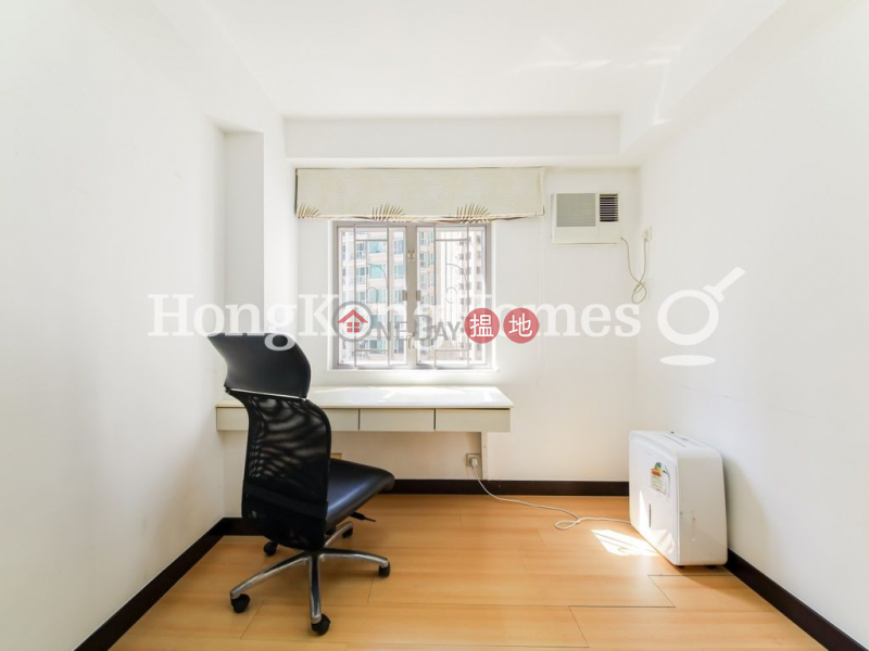 3 Bedroom Family Unit for Rent at Wing Cheung Court 37-47 Bonham Road | Western District Hong Kong, Rental | HK$ 45,000/ month