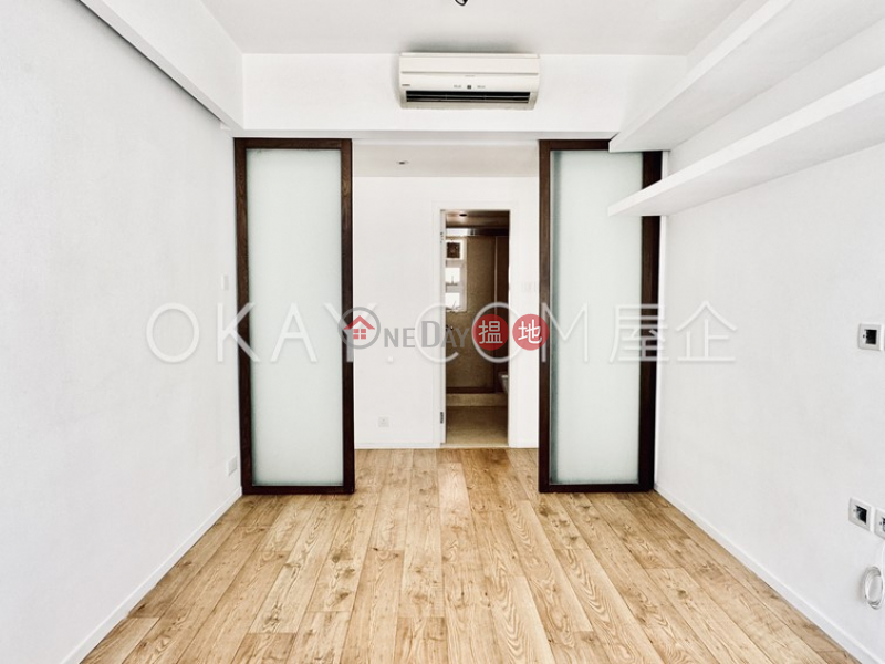 HK$ 54,000/ month | Imperial Court | Western District | Stylish 3 bedroom with parking | Rental