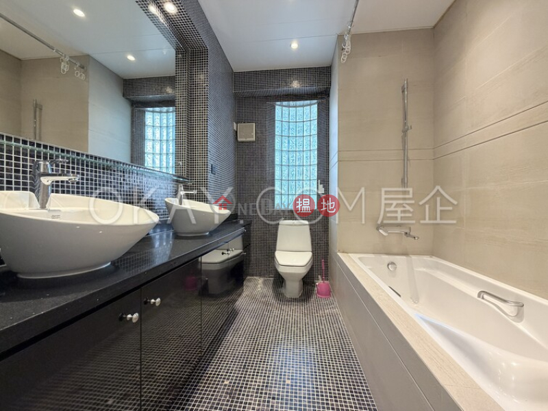Luxurious house with terrace & parking | Rental | Orchid Valley 香蘭別墅 (蘭苑) Rental Listings