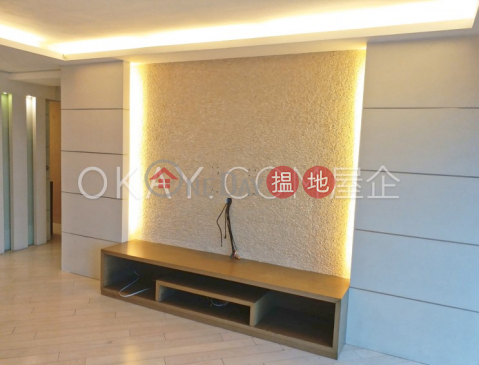 Stylish 3 bedroom on high floor with parking | Rental | Beacon Heights 畢架山花園 _0