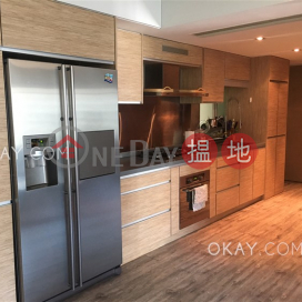 Gorgeous 2 bedroom with parking | For Sale | Shan Kwong Court 山光樓 _0