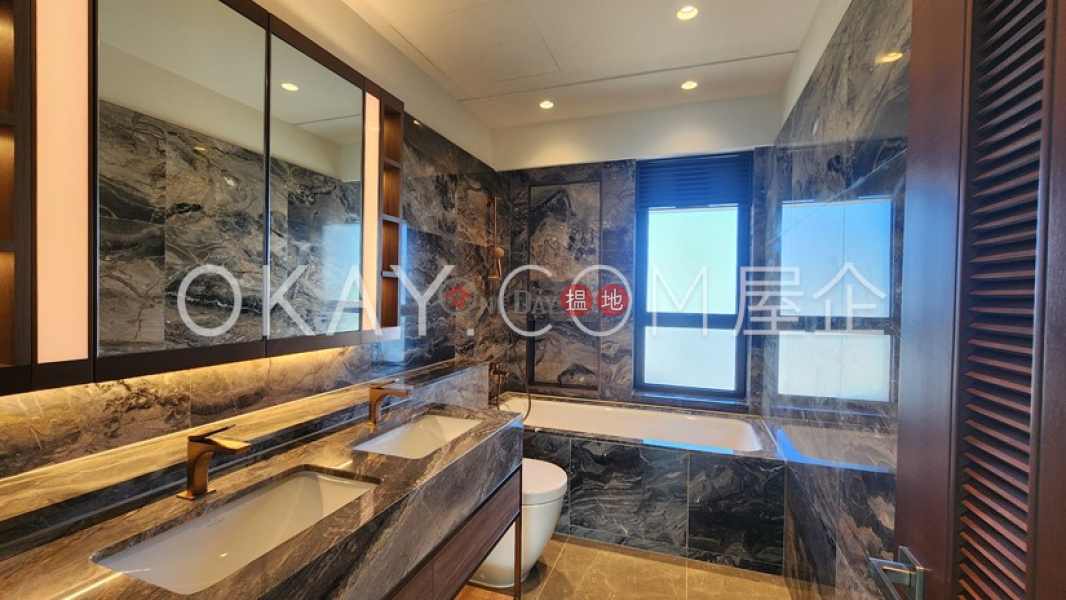 Luxurious 2 bedroom with balcony | Rental | Victoria Garden Block 1 域多利花園1座 Rental Listings