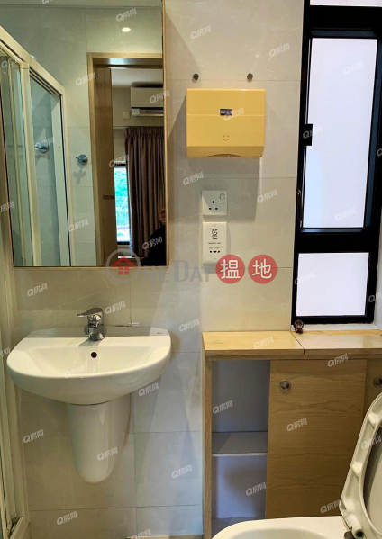 HK$ 16,900/ month, Lok Sing Centre Block B, Wan Chai District, Lok Sing Centre Block B | 1 bedroom Mid Floor Flat for Rent