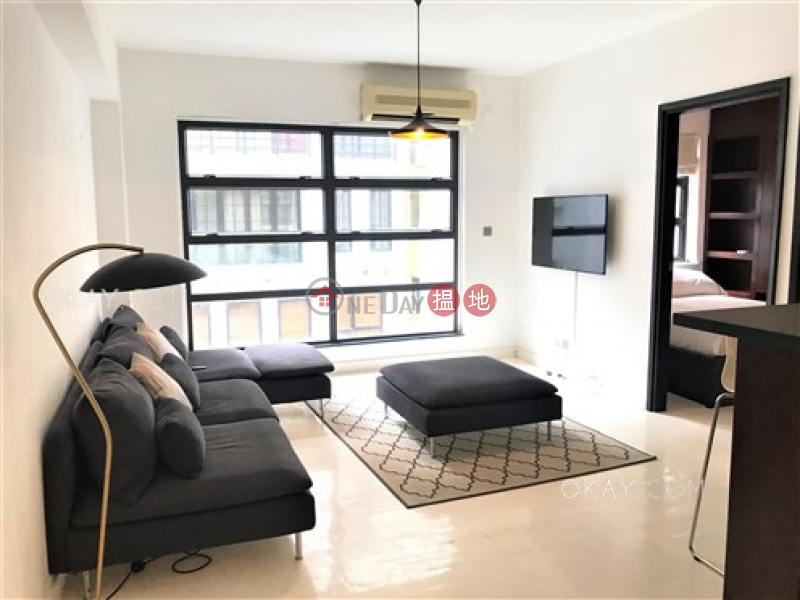 Property Search Hong Kong | OneDay | Residential | Rental Listings Nicely kept 2 bedroom on high floor with rooftop | Rental