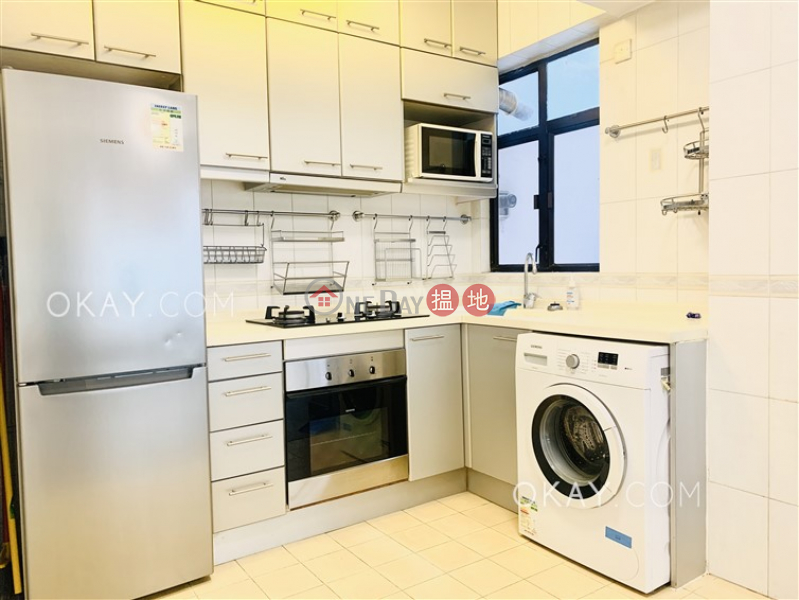HK$ 28,000/ month Cameo Court, Central District, Lovely 2 bedroom in Mid-levels West | Rental