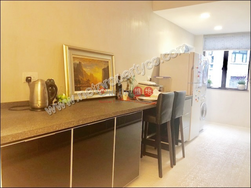 Spacious Apartment for Rent in Happy Valley | 79-81 Blue Pool Road 藍塘道79-81號 Rental Listings