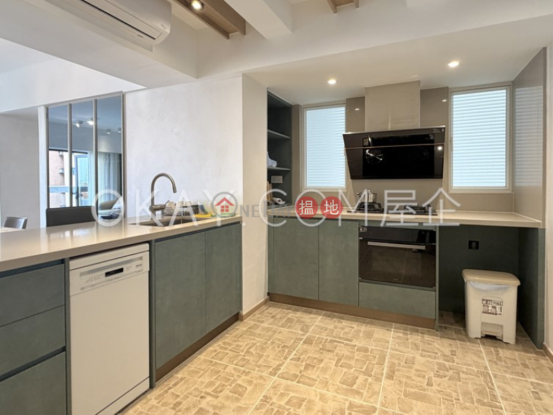 Efficient 2 bedroom with balcony | For Sale | Realty Gardens 聯邦花園 Sales Listings
