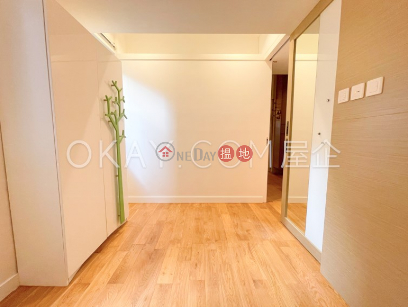 HK$ 48,000/ month Pak Fai Mansion Central District, Luxurious 3 bedroom with terrace & parking | Rental