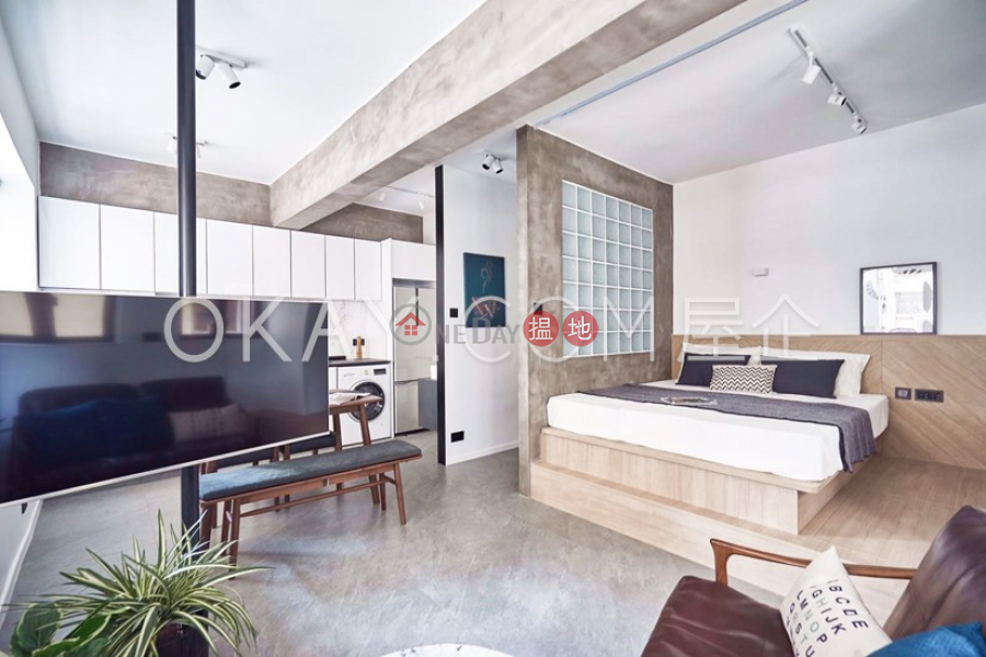 Intimate 1 bedroom in Wan Chai | For Sale | Chin Hung Building 展鴻大廈 Sales Listings