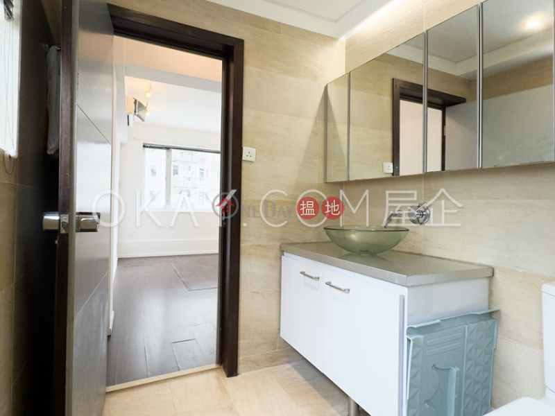 Stylish 2 bedroom on high floor with balcony & parking | Rental | Wah Sen Court 華星大廈 Rental Listings