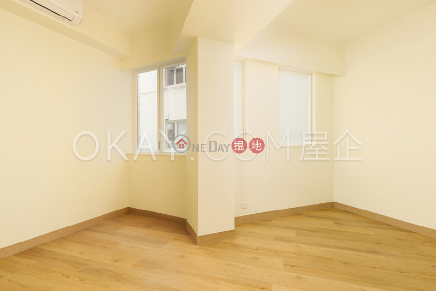 HK$ 55,000/ month | Royal Villa | Wan Chai District Stylish 4 bedroom with balcony & parking | Rental