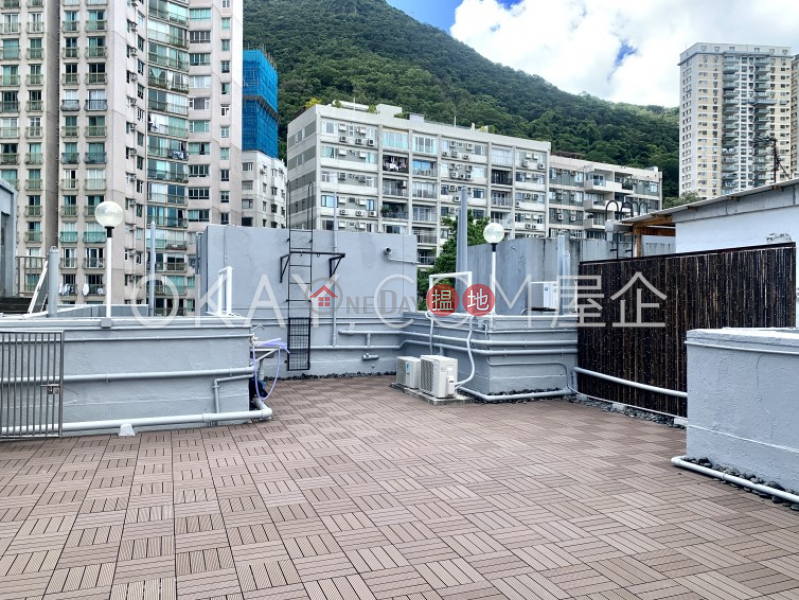 HK$ 80,000/ month, Alpine Court Western District Efficient 3 bed on high floor with rooftop & parking | Rental