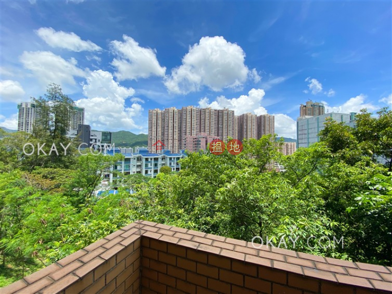 Unique 3 bedroom with terrace & balcony | Rental | The Morning Glory Block 3 艷霞花園3座 Rental Listings