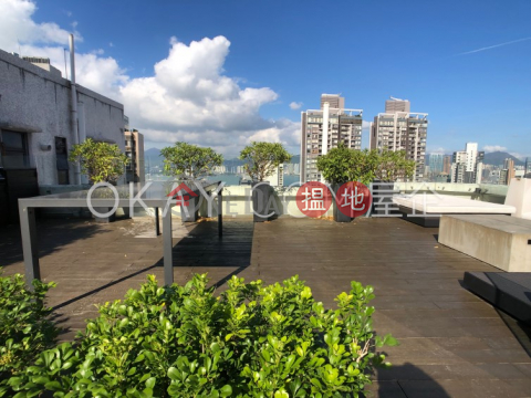 Unique 1 bedroom on high floor with rooftop & parking | For Sale | Wing Cheung Court 穎章大廈 _0