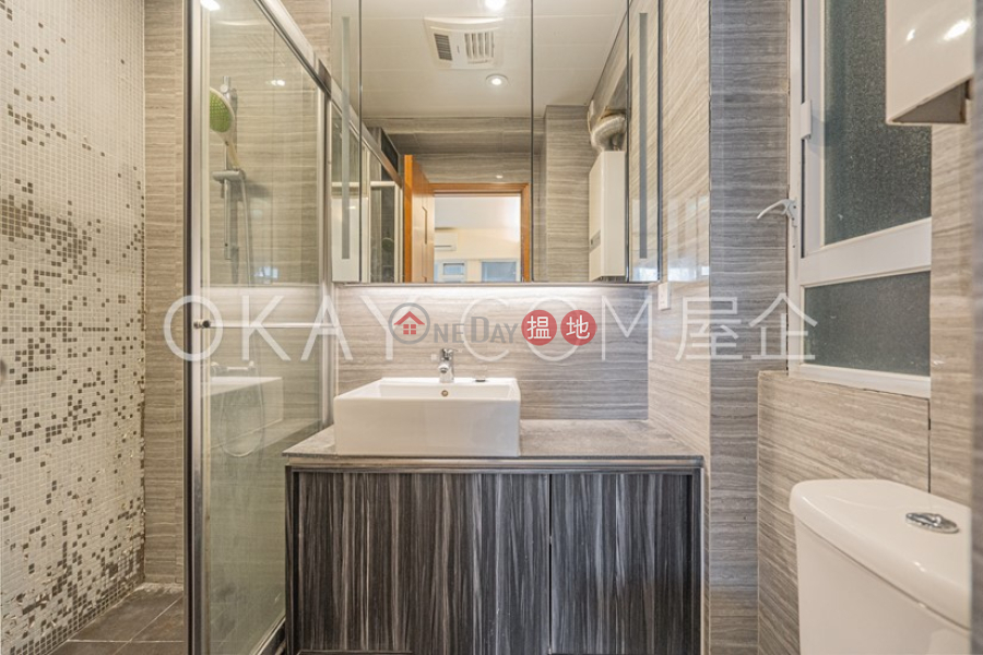 Tasteful 3 bedroom with parking | For Sale | Ho King View 豪景 Sales Listings