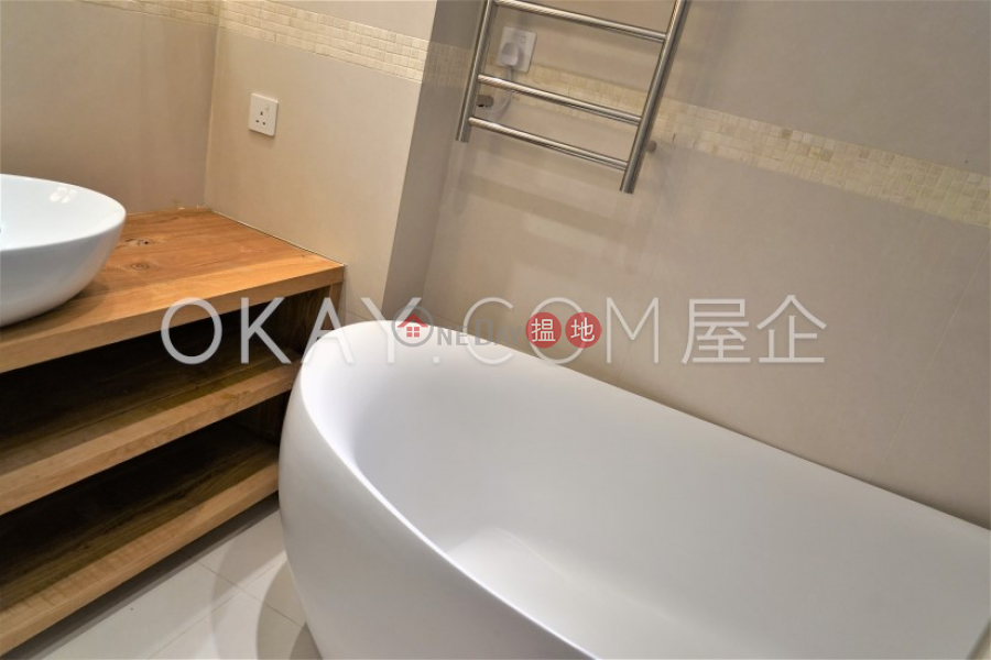 HK$ 33,000/ month 42 Robinson Road | Western District | Charming 2 bedroom in Mid-levels West | Rental