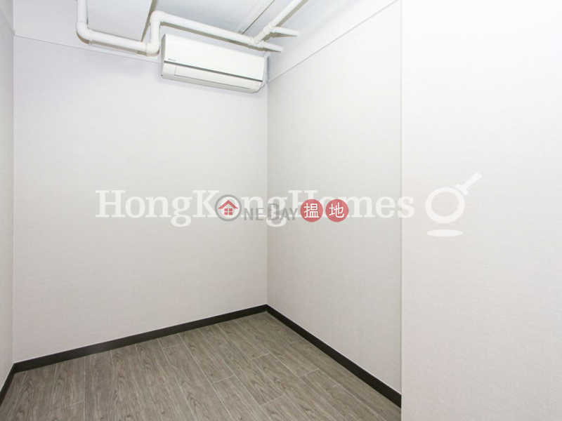 Property Search Hong Kong | OneDay | Residential Rental Listings 3 Bedroom Family Unit for Rent at GLENEALY TOWER