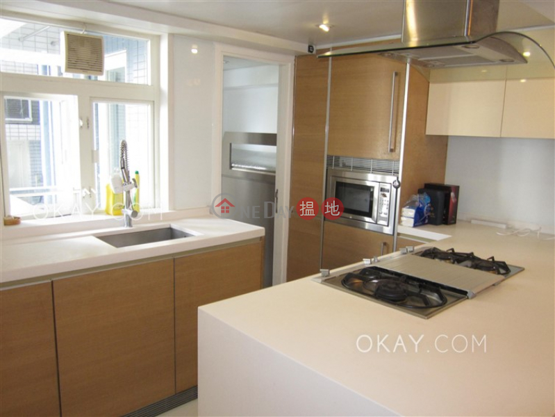 Lovely 3 bedroom with balcony | Rental, Centrestage 聚賢居 Rental Listings | Central District (OKAY-R510)