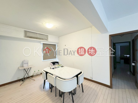 Lovely 3 bedroom on high floor with parking | For Sale | Greenview Gardens 景翠園 _0