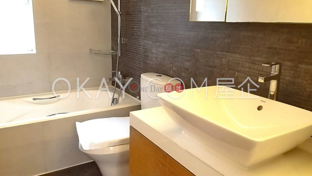 HK$ 43,000/ month, Flourish Court | Western District, Gorgeous 2 bedroom with parking | Rental