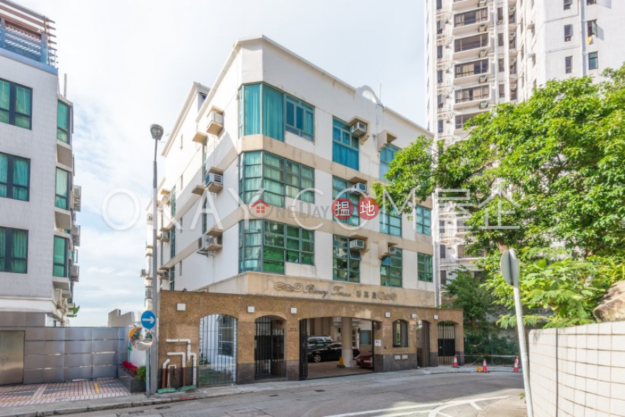 Nicely kept 2 bedroom with terrace & parking | For Sale | Bisney Terrace 碧荔臺 Sales Listings